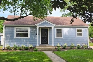 Building Photo - 425 Ingleside Ave