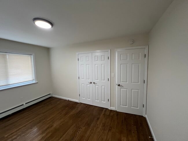 Building Photo - 18 Waldron Ave