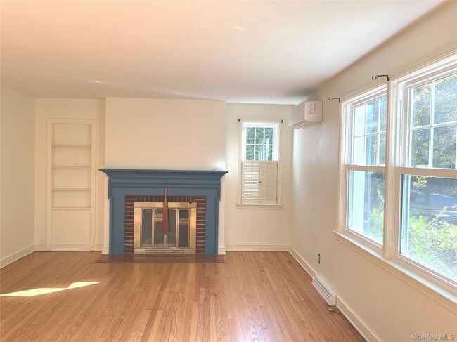 Building Photo - 14 Willow Bend