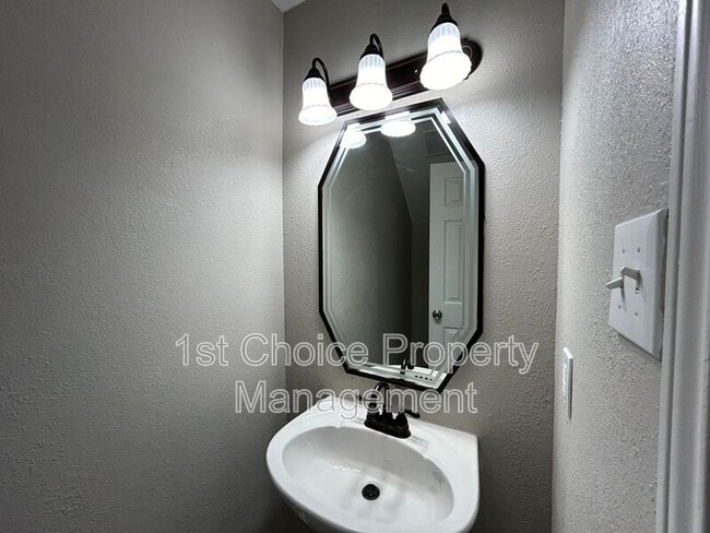 Building Photo - 4805 Misty Ridge Dr