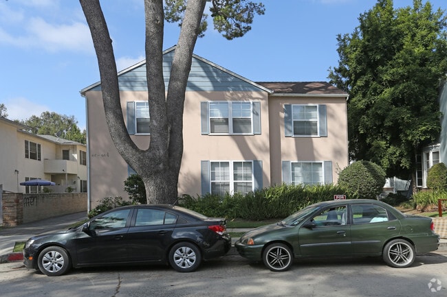 Building Photo - 617-621 Kelton Ave