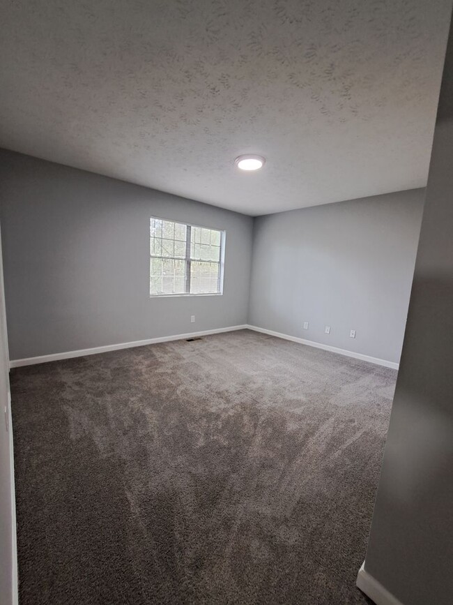 Building Photo - Newly Remodeled 2Bed/2.5Bath Townhome For ...