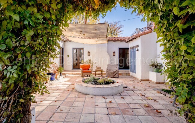 Building Photo - 3 Bedroom/2.5 Bath Home with a Mother In Law Unit - $2595 per month!