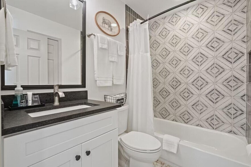 Building Photo - 17 Northridge Cir