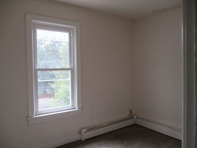 Building Photo - Completely remodeled, spacious Twin Attached home with private backyard - $2,100