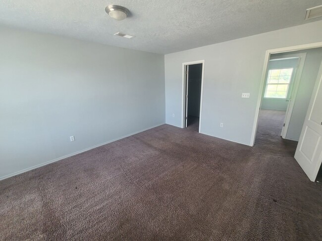 Building Photo - 3BR 2.5BA Home w/ Refrigerated Air near UNM (OPEN HOUSE 7/16 4:45)