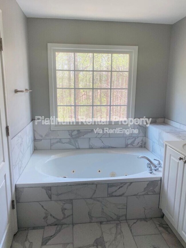 Building Photo - 11047 Lorin Way