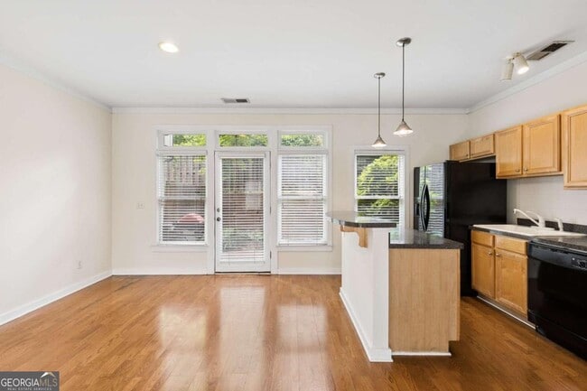 Building Photo - 1516 Howell Mill Rd NW