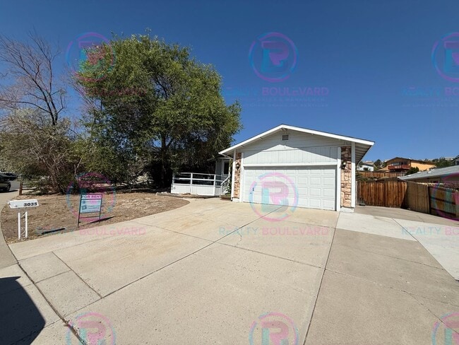 Building Photo - 1/2 Month Free!! 3BR/2BA Single-Story with...