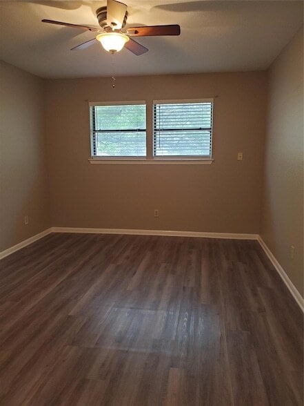 Building Photo - 9008 Sanger Dr