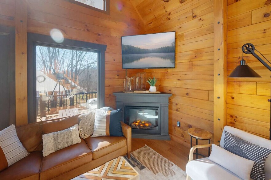 Building Photo - 82 Tuckaway Ridge