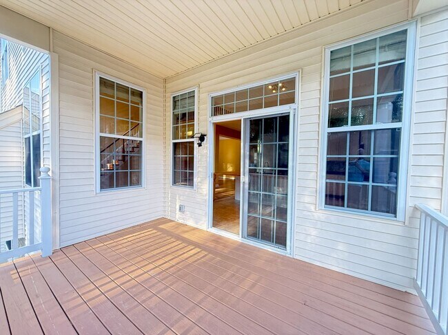 Building Photo - 3145 Pine Valley Way