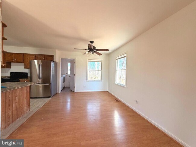 Building Photo - 9319 Devlins Grove Pl