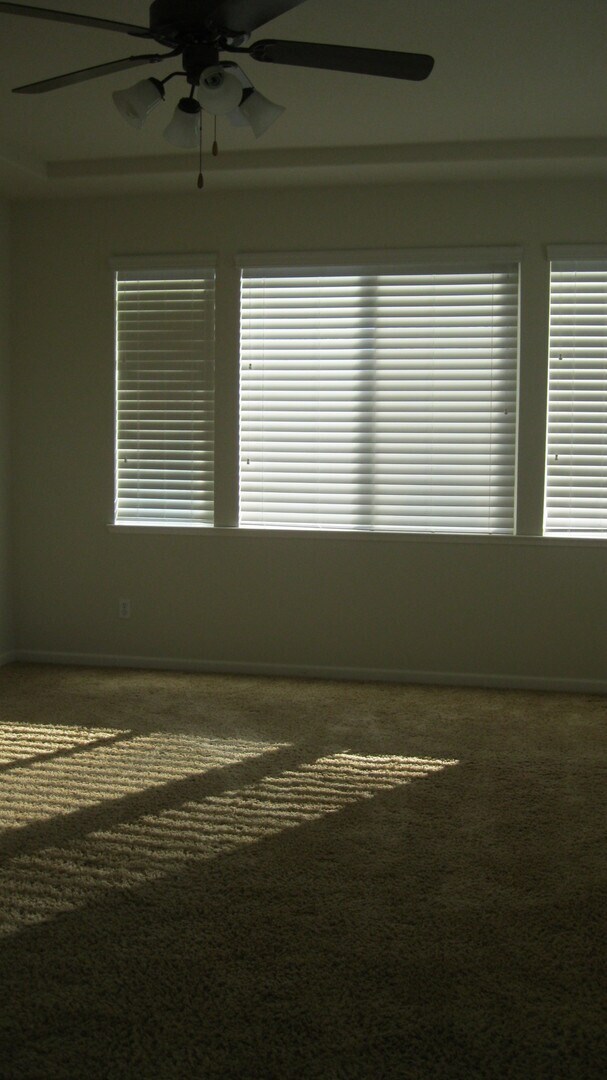 Building Photo - East Roseville, New Carpet * Paint, 2657sq...