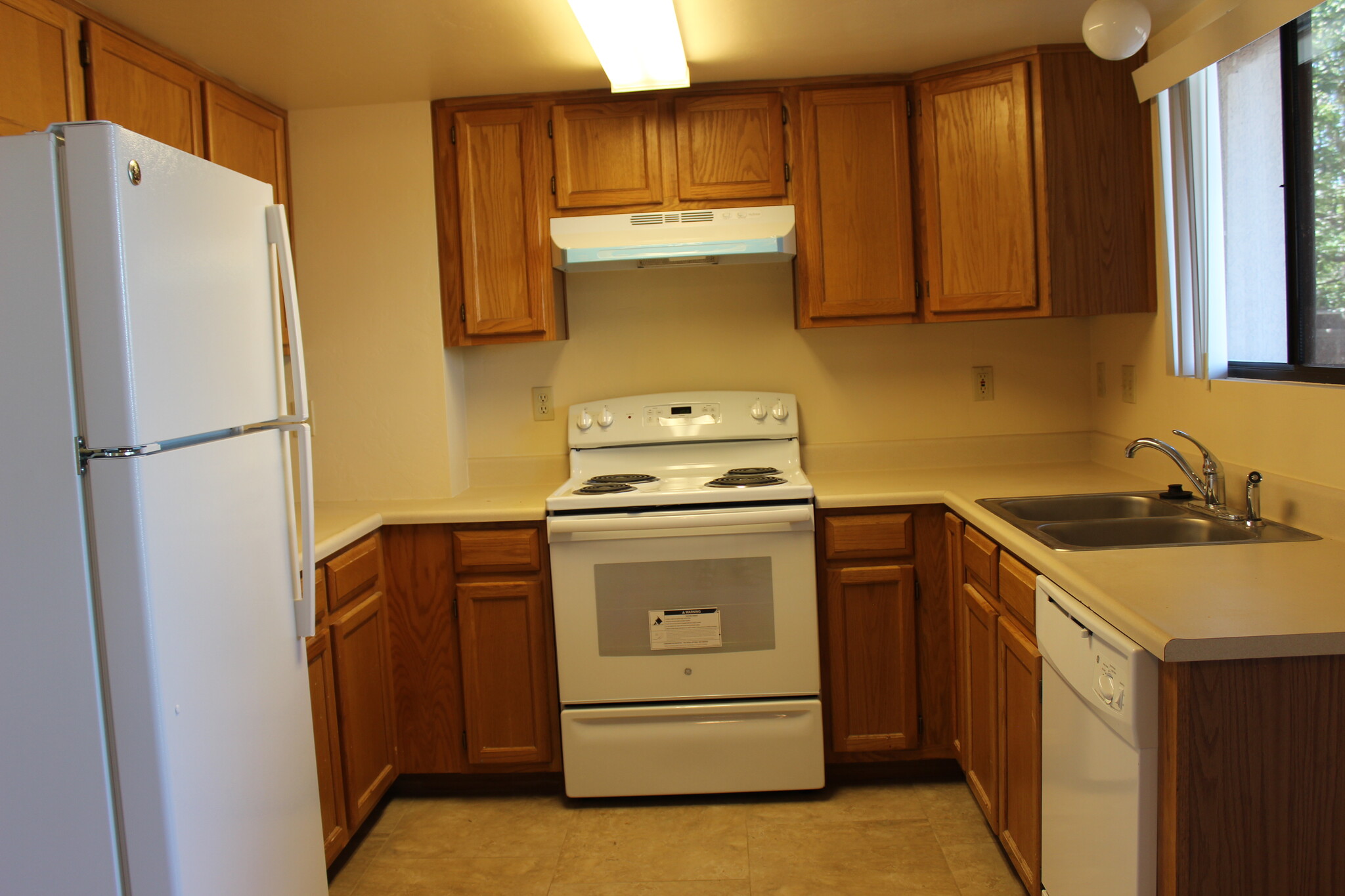 Kitchen with appliances. - 4430 North Duke Drive