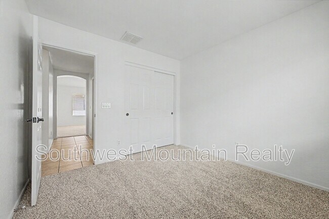 Building Photo - 1237 W Fruit Tree Ln