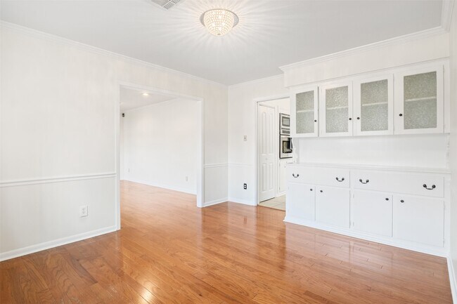 Building Photo - 10503 Raritan Dr