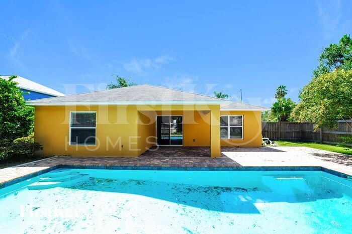 Building Photo - 102 Luther Dr
