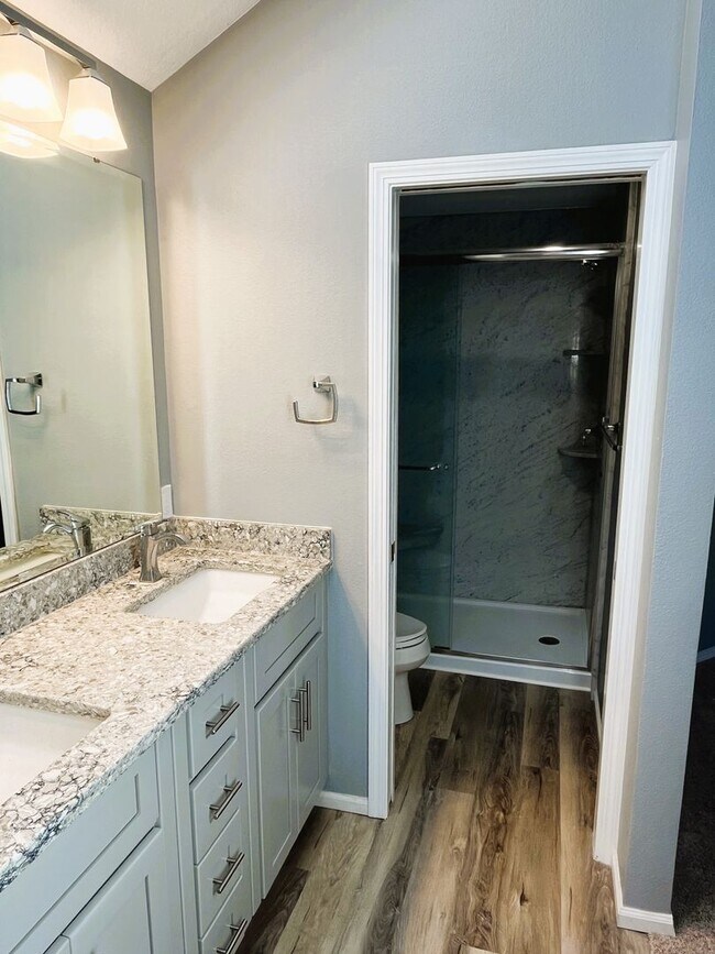 Building Photo - Bright & Spacious 3-Bedroom Home – Ideal for Entertaining & Everyday Comfort