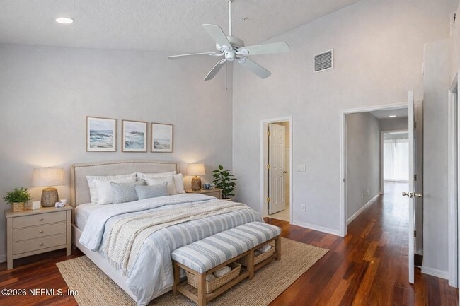 Building Photo - 445 8th Ave N