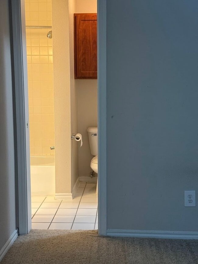 Building Photo - 2 BD with Garage - Dog Park - Resort Pool ...