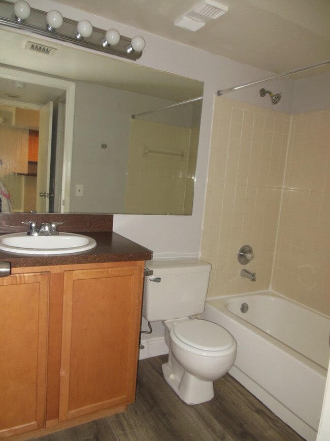 Building Photo - TWO BEDROOM TWO BATHROOM! WATERFRONT COMMUNITY