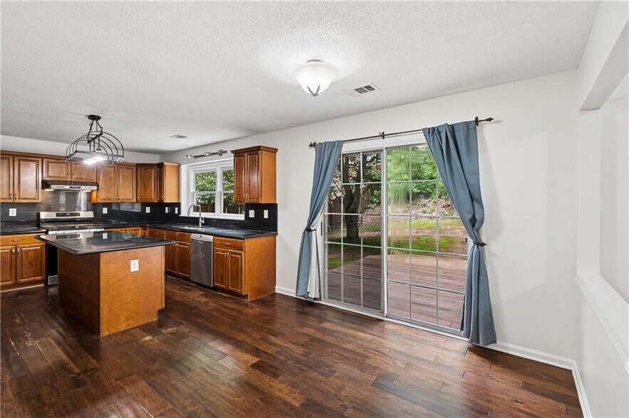 Building Photo - 6285 Barwick Ln