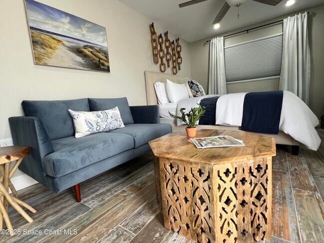 Building Photo - 208 Seminole Ave W