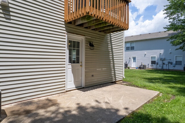 Building Photo - 304 Dads Way