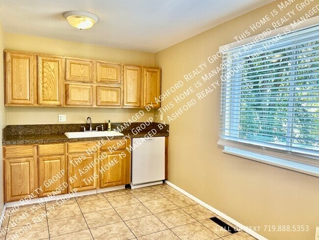 Building Photo - 3712 Windflower Cir