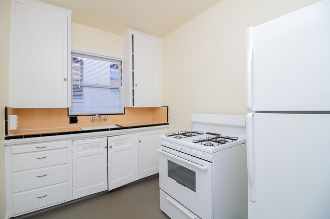 Kitchen - Gardner Court