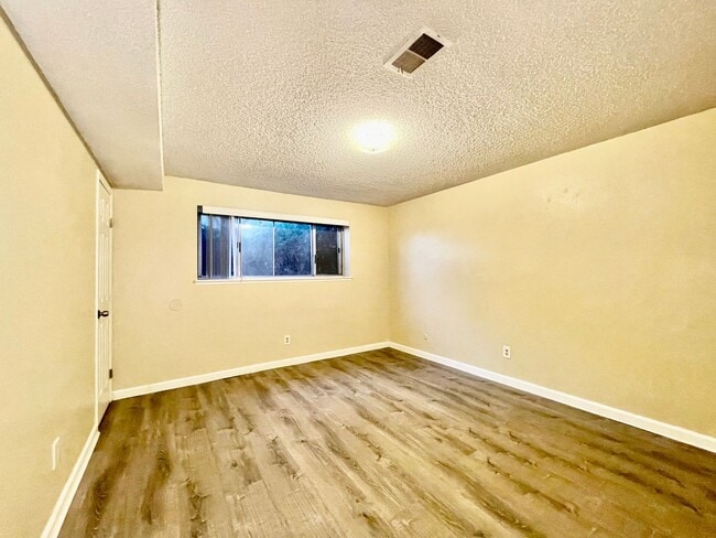 Building Photo - 5731 W 92nd Ave