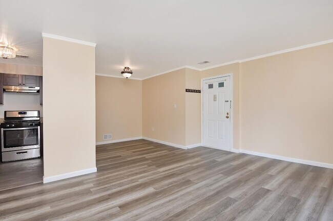 Building Photo - 11 Coral Tree Ct