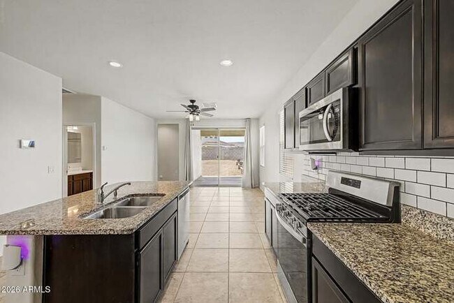Building Photo - 30777 W Picadilly Rd