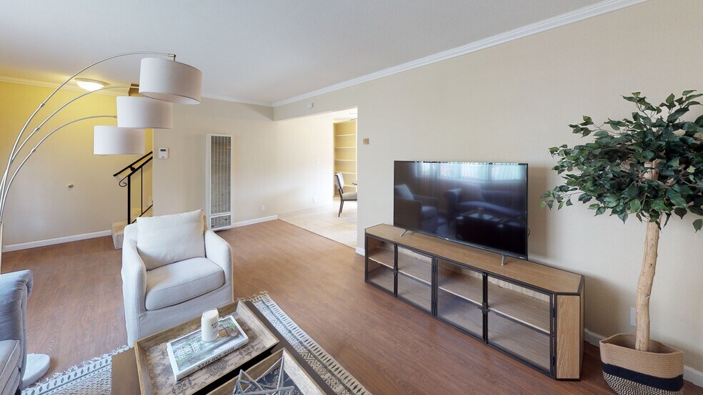 Building Photo - 669 35th St