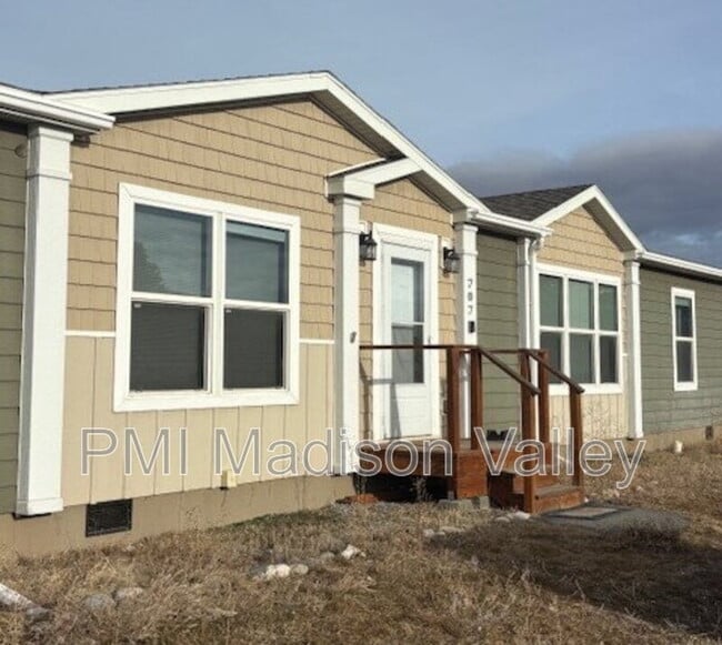 Building Photo - 707 Washington St