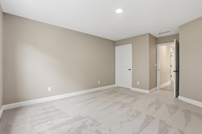 Building Photo - 238 Sugartree Ln