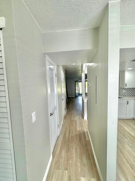 Building Photo - 16565 Brigadoon Dr