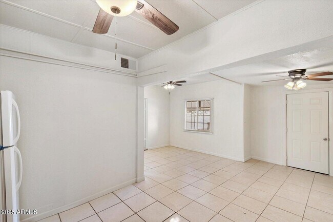 Building Photo - 126 N 10th Ave