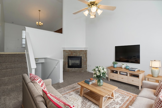 Building Photo - ****COMING SOON**** 3 Bedroom Townhome nea...