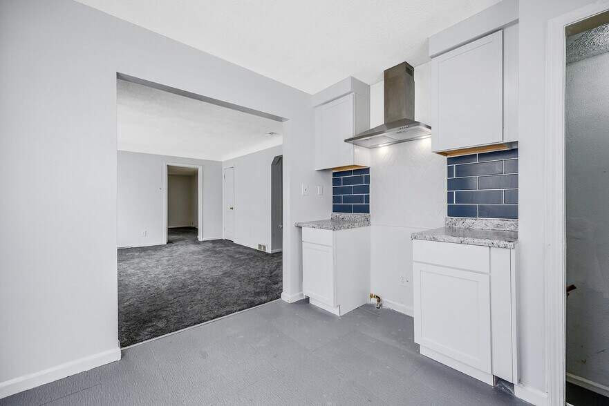 Building Photo - 11700 Engleside St