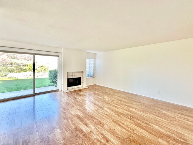 Building Photo - 1652 Pala Lake Dr
