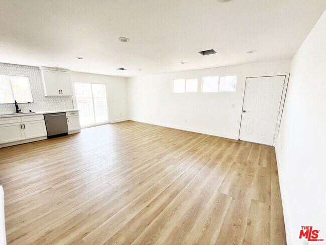 Building Photo - 4180 Marlton Ave