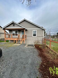 Building Photo - 3 Bedroom House in Sumas