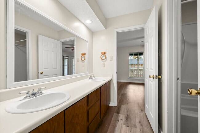 Building Photo - 5379-117 Rosedown Ct