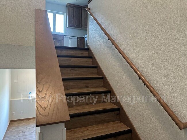 Building Photo - 154 Balcerzak Dr