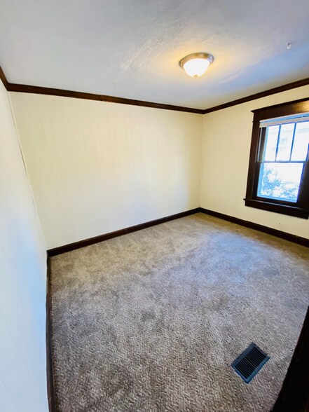 Building Photo - 5330 E Burgess Ave