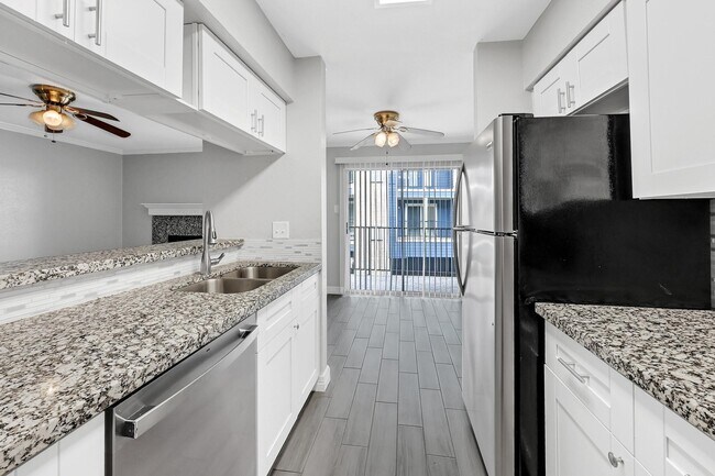 Building Photo - 18519 Egret Bay Blvd