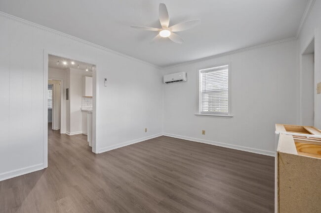 Building Photo - "Charming 1-Bed Gem at 509-511 Cape Ave, Raleigh – Your Cozy Retreat Awaits!"