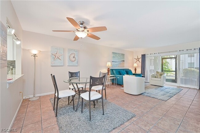 Building Photo - 5445 Peppertree Dr